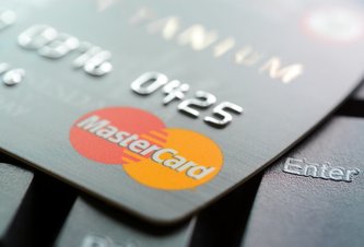 Photo Mastercard: Spotrebitelia uprednostňujú biometriu, ale jej zavádzanie pokrivkáva