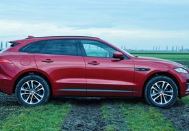 Photo Jaguar F-PACE 2.0D AWD R-Sport: Športový luxusný crossover aj do terénu