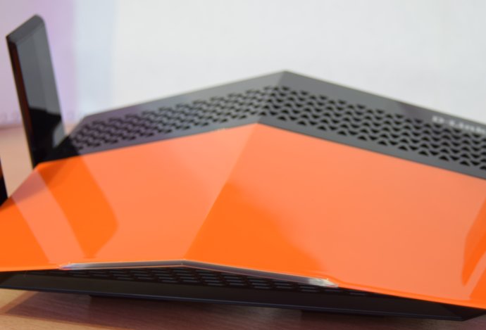 Photo Recenzia: Exo AC1900 – výkonný, moderne vyzerajúci router 