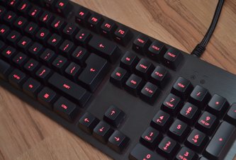 Photo Recenzia: Logitech G413 Carbon – hráčska klávesnica  bez gýčového podsvietenia 