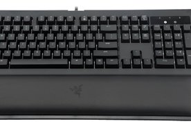 Photo Razer BlackWidow Chroma v2: Mechanika s hebkou podpierkou