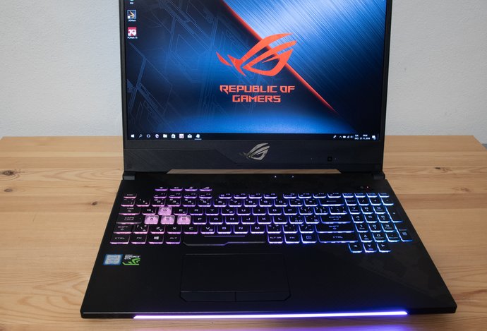 Photo Recenzia: ASUS ROG Strix SCAR II - Výkonný herný notebook