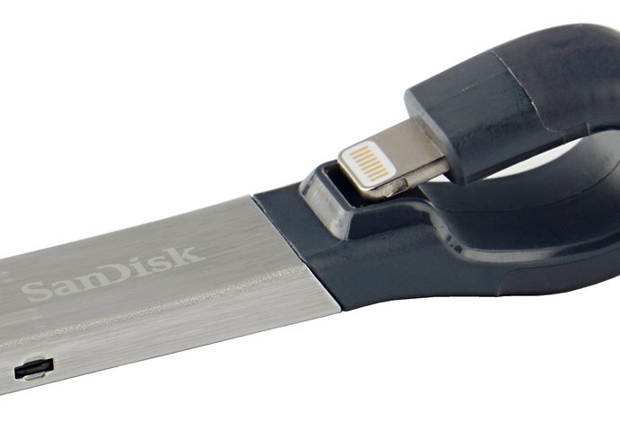 Photo Recenzia: SanDisk iXpand Flash Drive V2 (32 GB) / Extra priestor pre zariadenia Apple