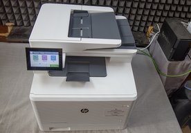 Photo Farebná laserová tlačiareň HP LaserJet M480f pre menšie firmy a tímy