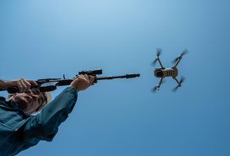 Photo Američania strieľajú na doručovacie drony eshopu