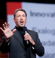 Photo Miliardár Larry Ellison dostal pokutu za rýchlosť, keď šoféroval na vlastnom ostrove 