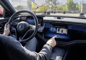 Photo Mercedes-Benz vylepšuje automatizované parkovanie