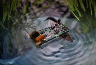 Photo Malý robot dokáže plávať ako červ vysokou rýchlosťou  